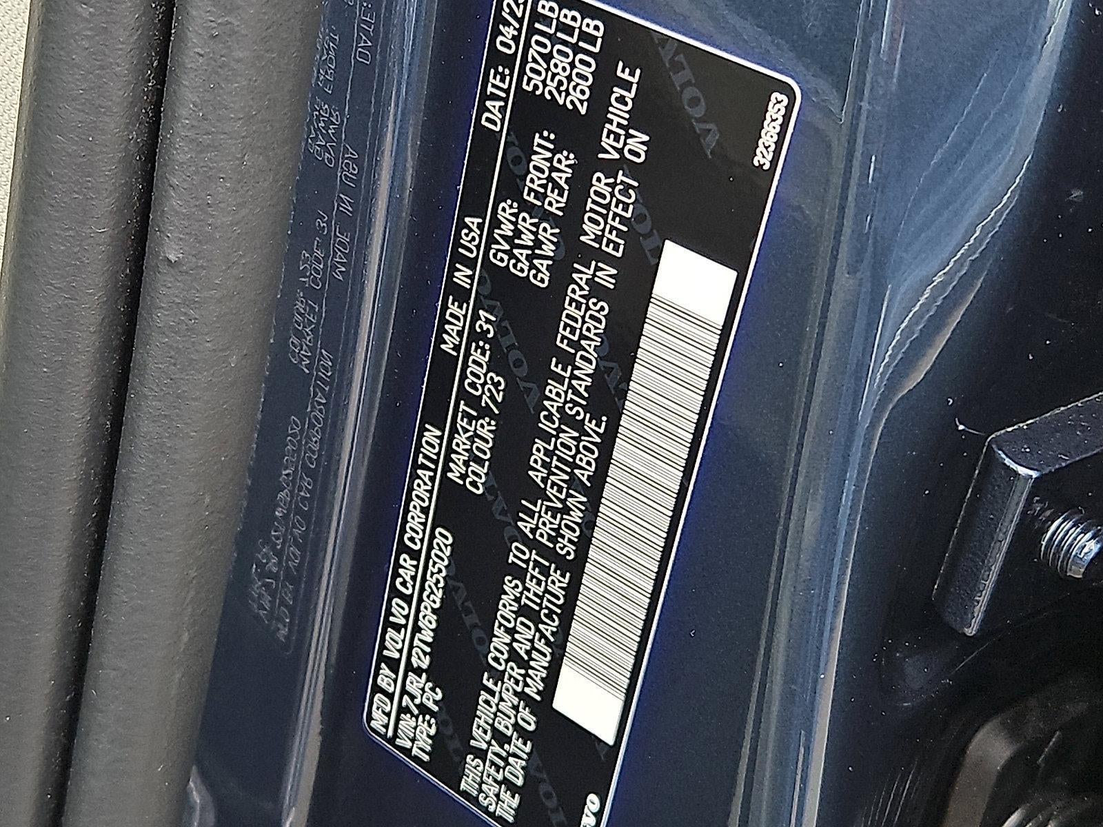 2023 Volvo S60 B5 AWD Plus Dark Theme