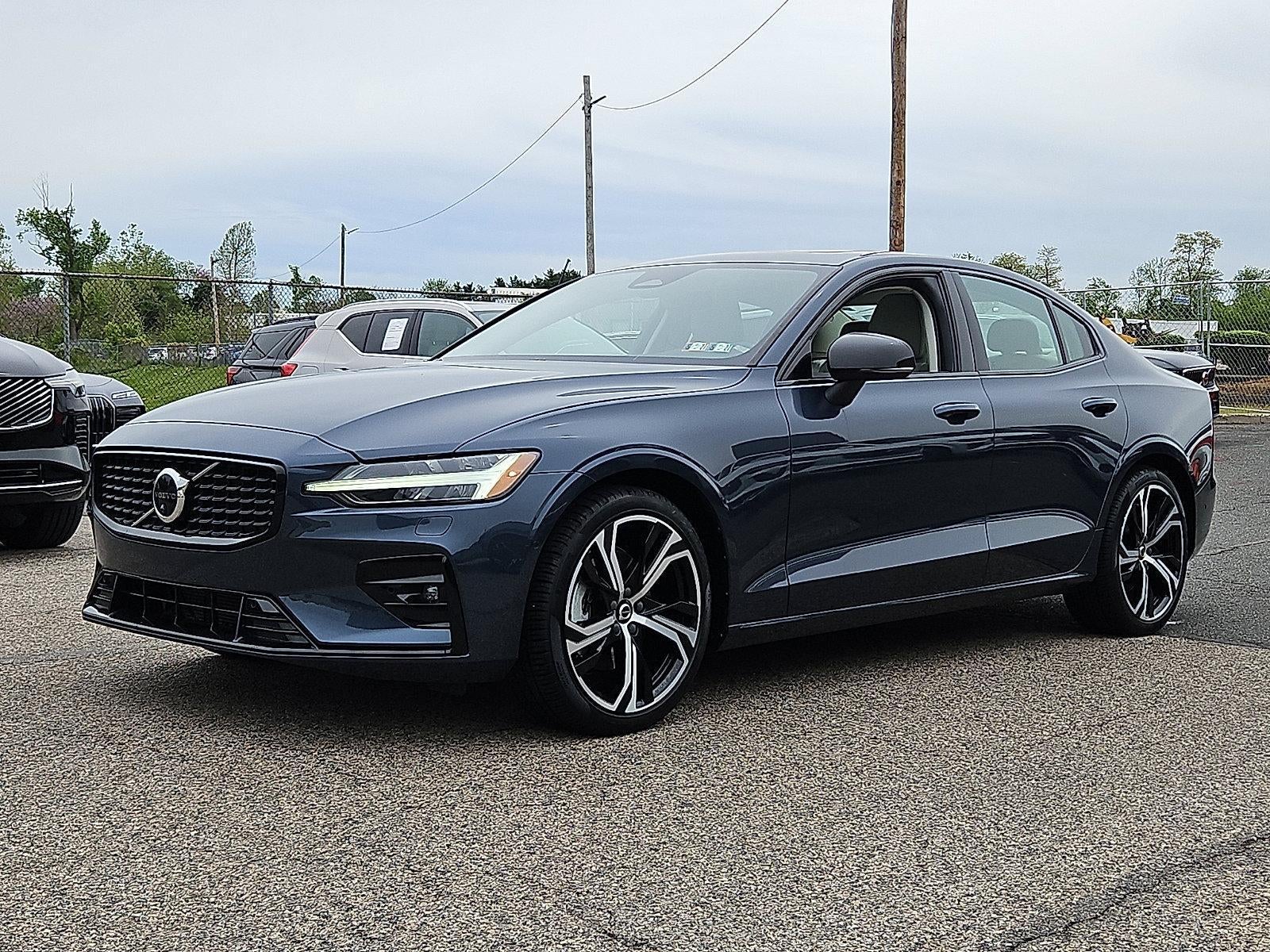 2023 Volvo S60 B5 AWD Plus Dark Theme