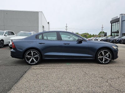 2023 Volvo S60 B5 AWD Plus Dark Theme