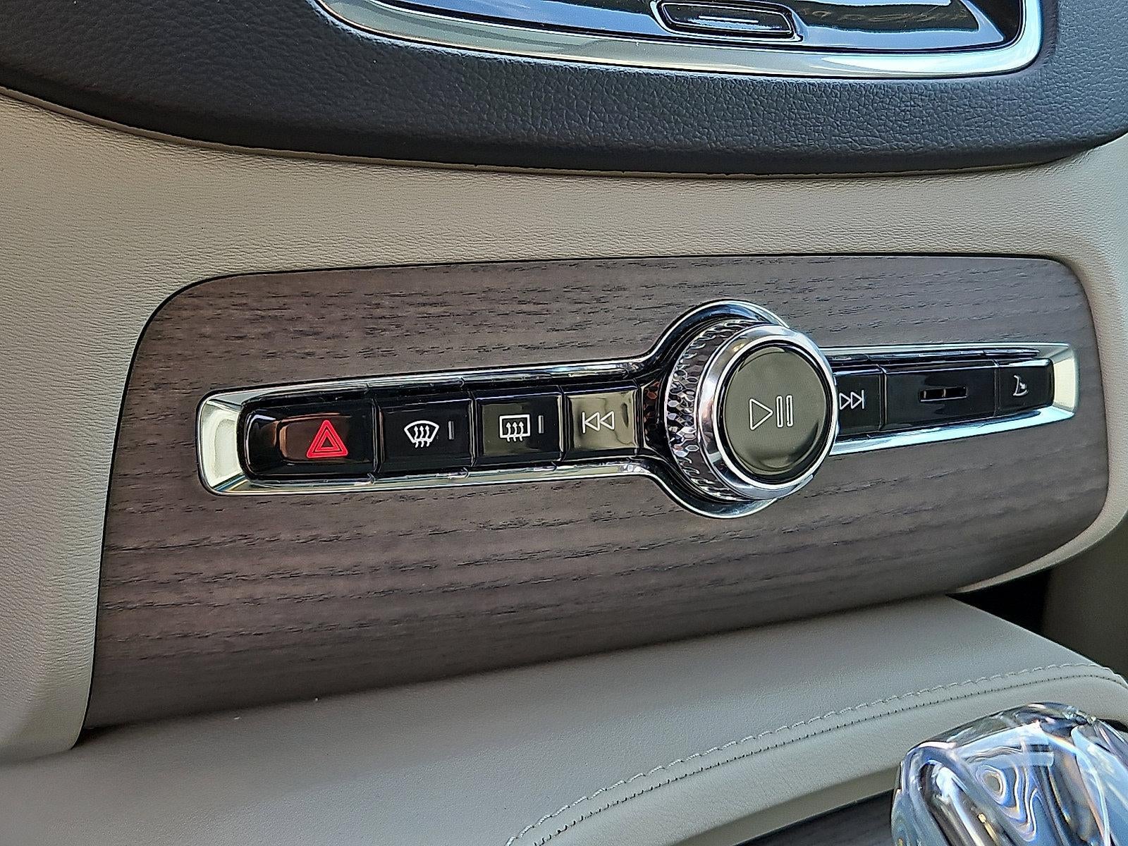 2023 Volvo XC90 B6 AWD Ultimate 6P