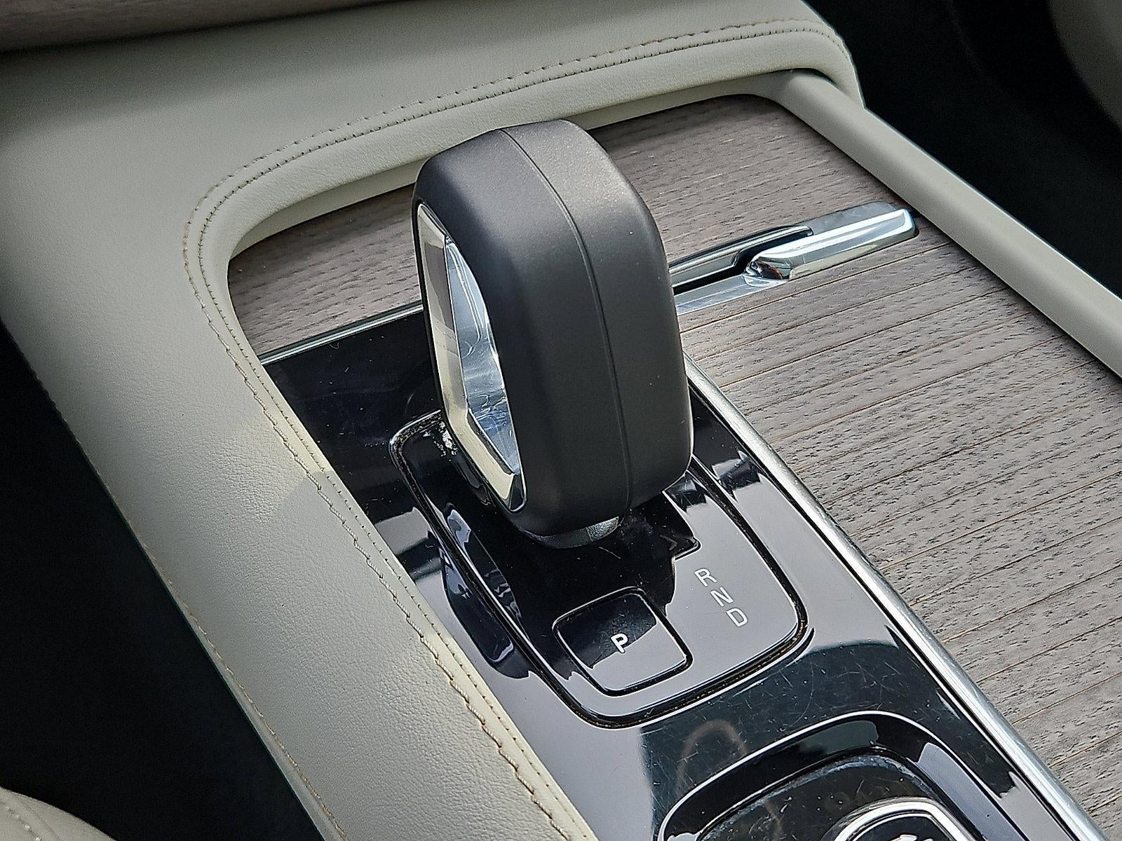 2023 Volvo XC90 B6 AWD Plus 6P