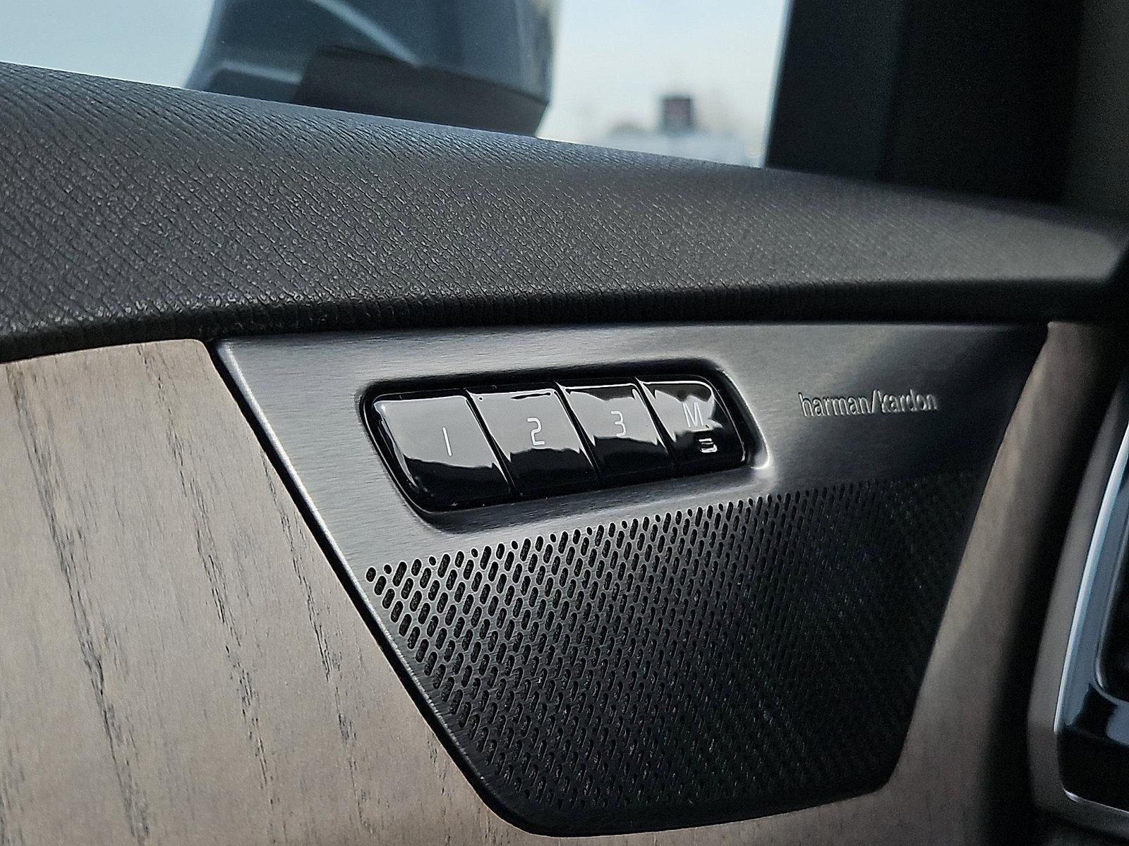 2023 Volvo XC90 B6 AWD Plus 6P