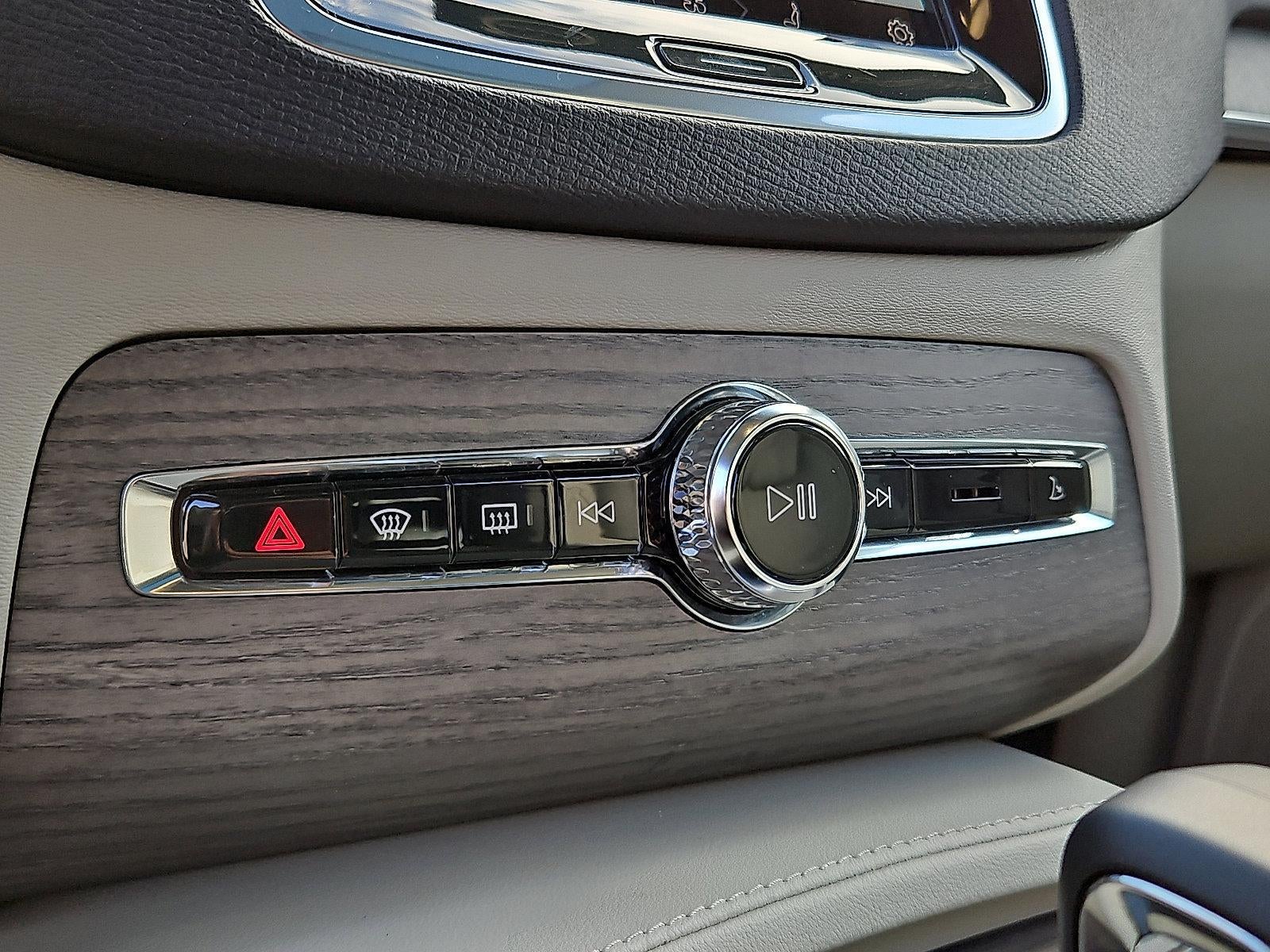 2023 Volvo XC90 B6 AWD Plus 6P