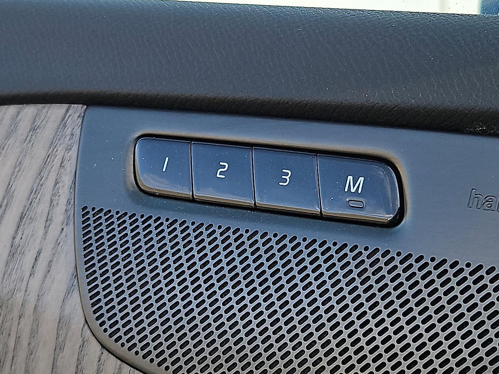 2023 Volvo XC90 B6 AWD Plus 6P