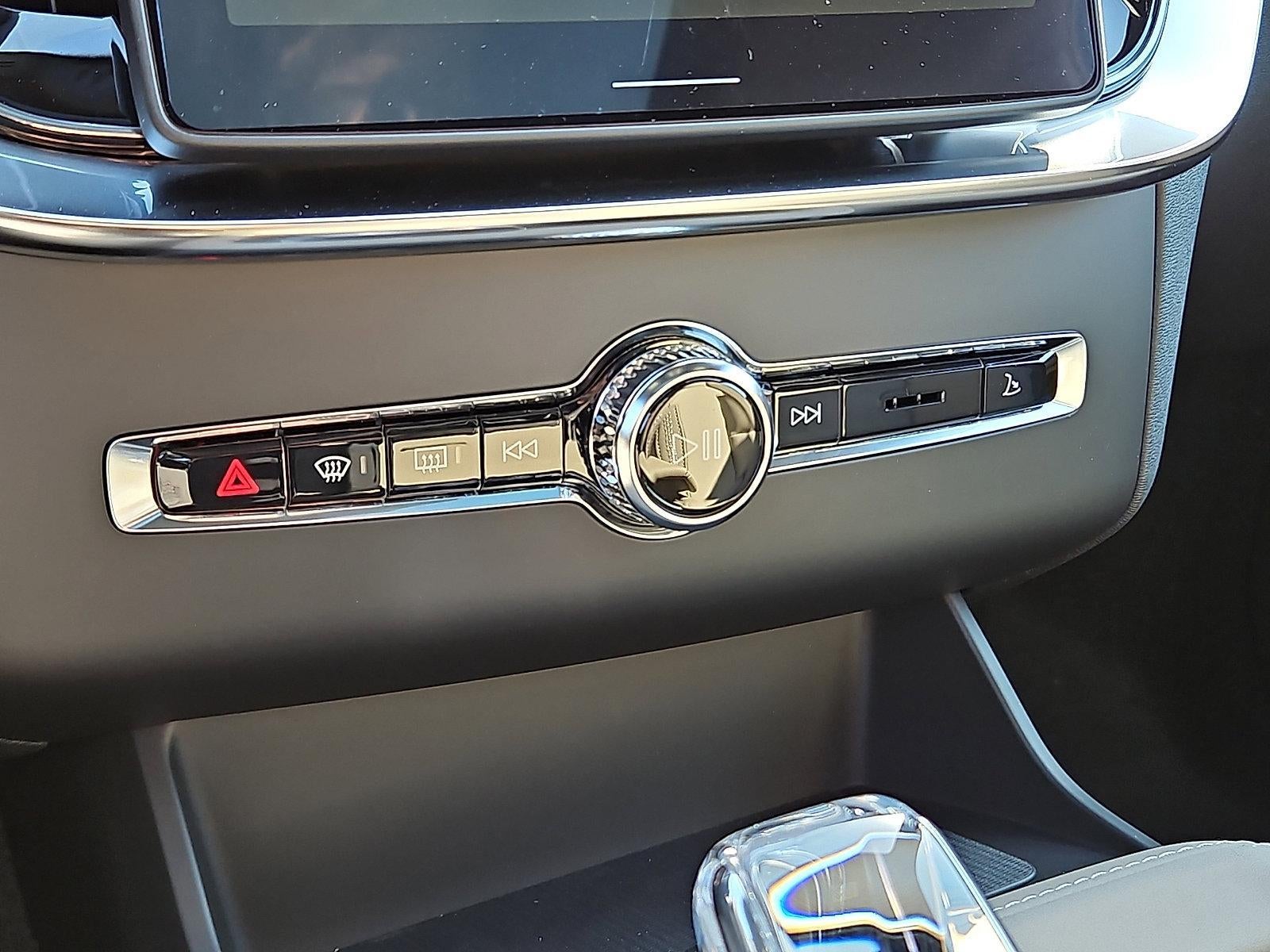 2026 Volvo XC90 B6 AWD Plus 6-Seater