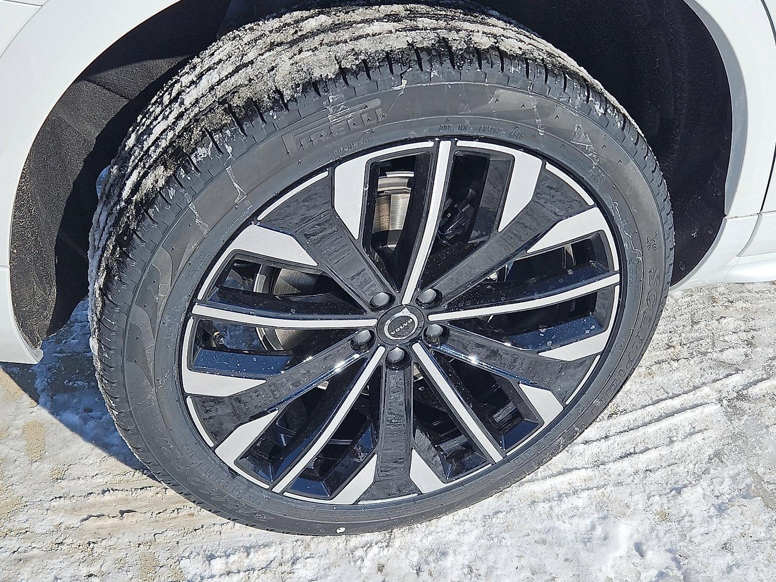 2026 Volvo XC90 B6 AWD Plus 6-Seater