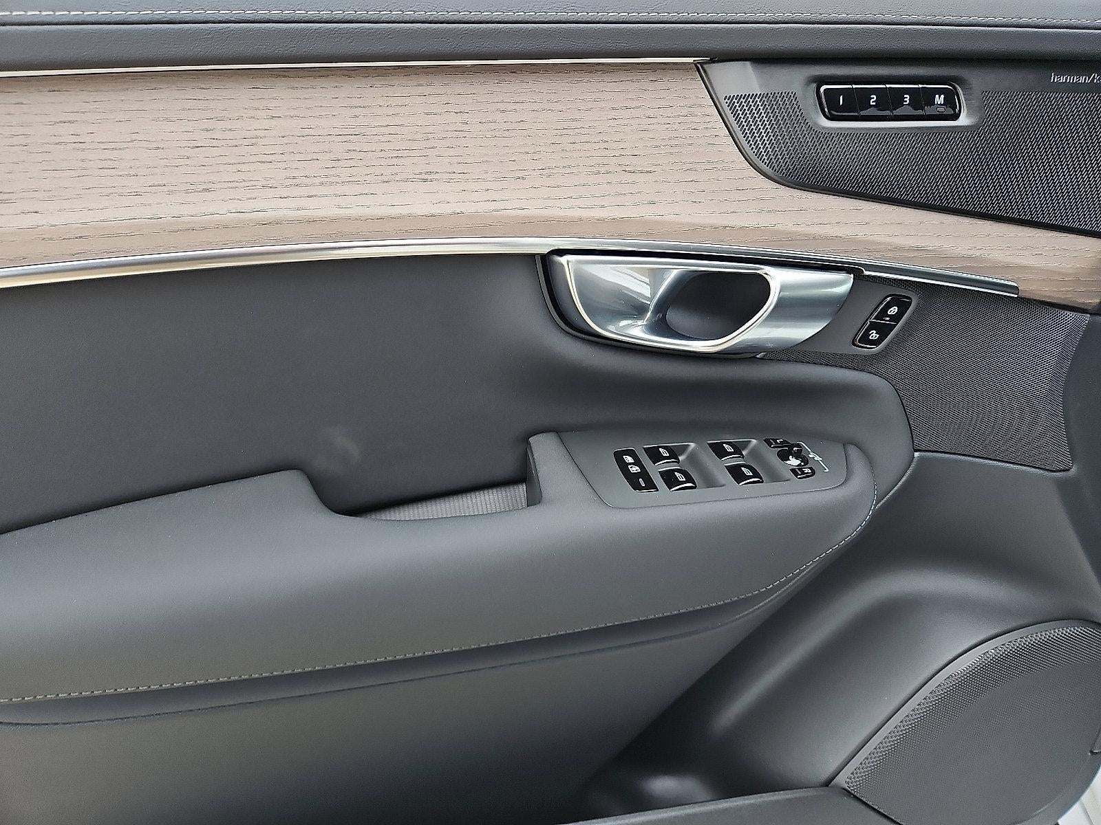 2026 Volvo XC90 B6 AWD Plus 6-Seater