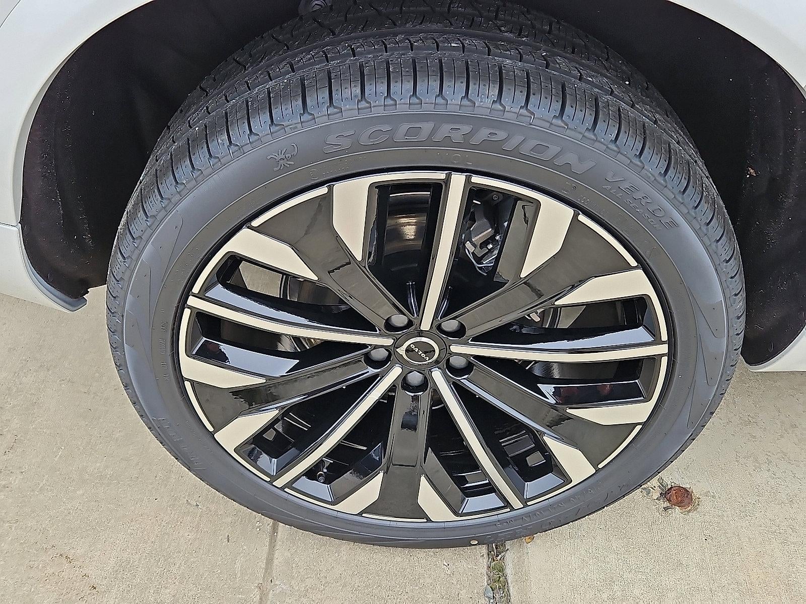 2026 Volvo XC90 B6 AWD Plus 6-Seater