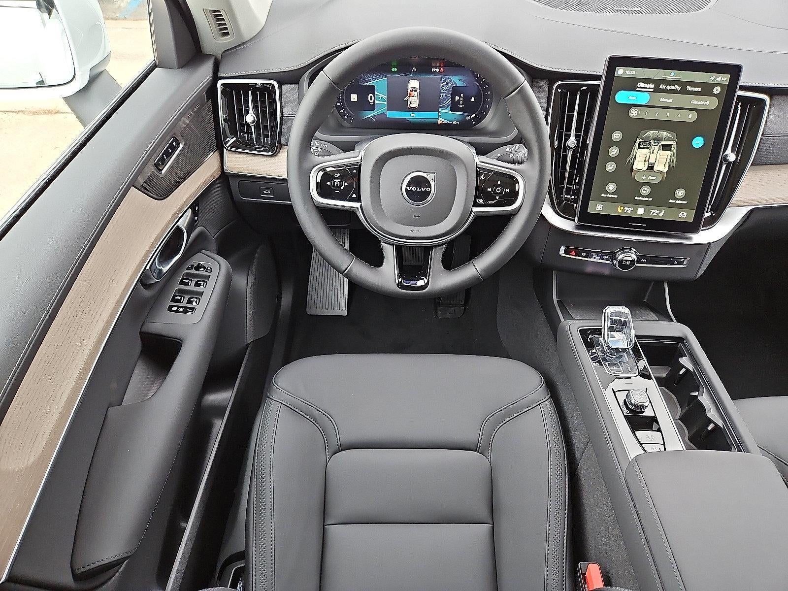 2026 Volvo XC90 B6 AWD Plus 6-Seater