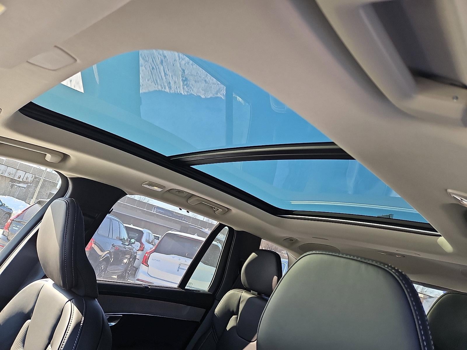 2026 Volvo XC90 B6 AWD Ultra Dark Theme 6-Seater