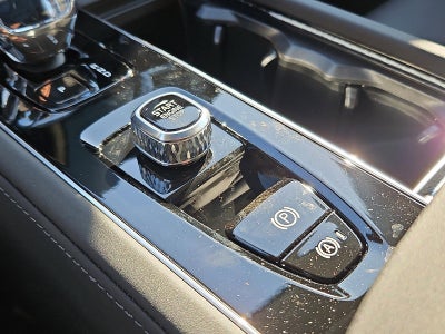 2026 Volvo XC90 B6 AWD Ultra Dark Theme 6-Seater