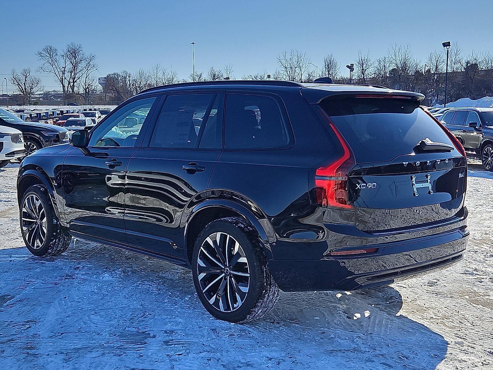 2026 Volvo XC90 B6 AWD Ultra Dark Theme 6-Seater