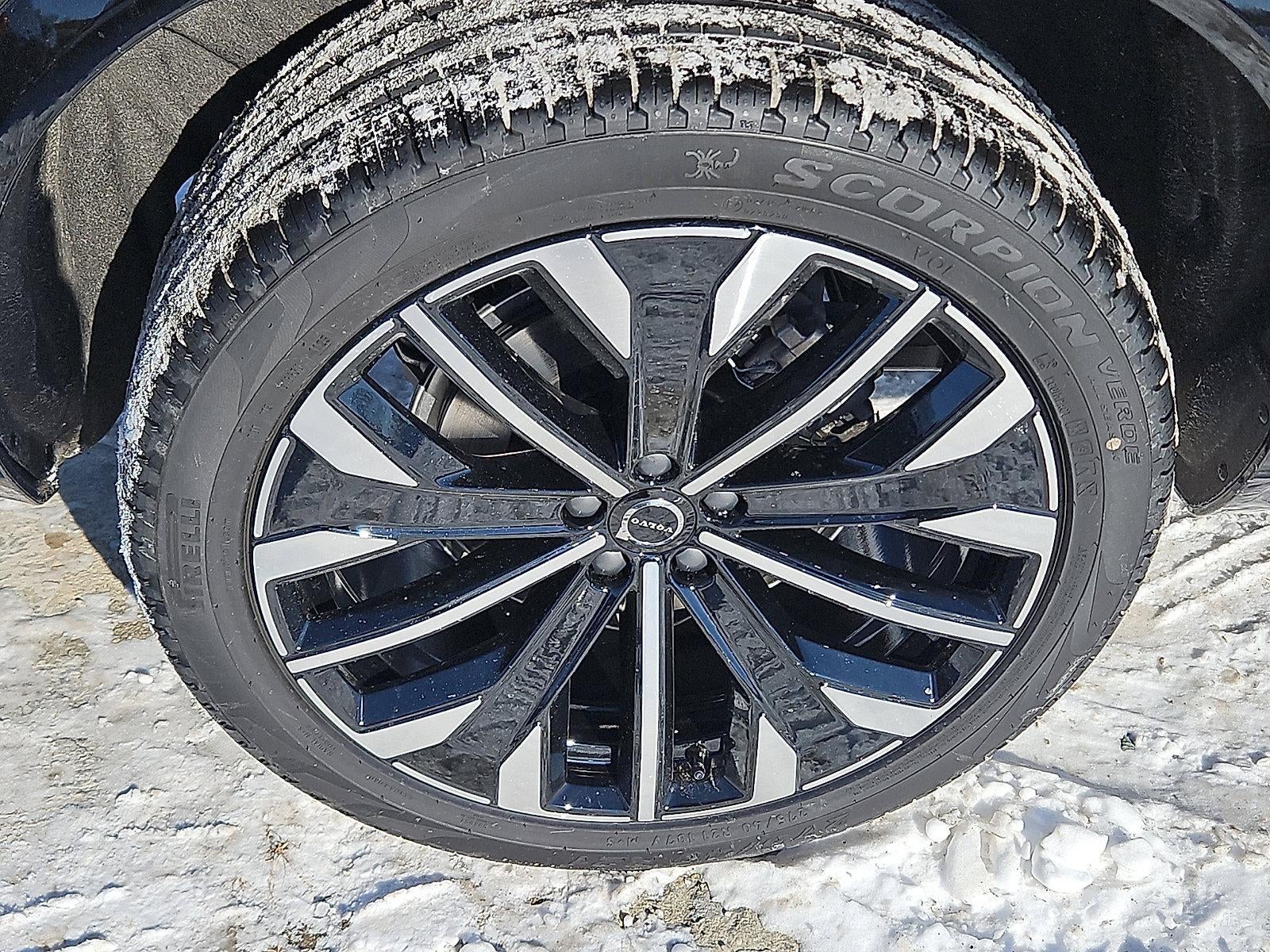 2026 Volvo XC90 B6 AWD Ultra Dark Theme 6-Seater