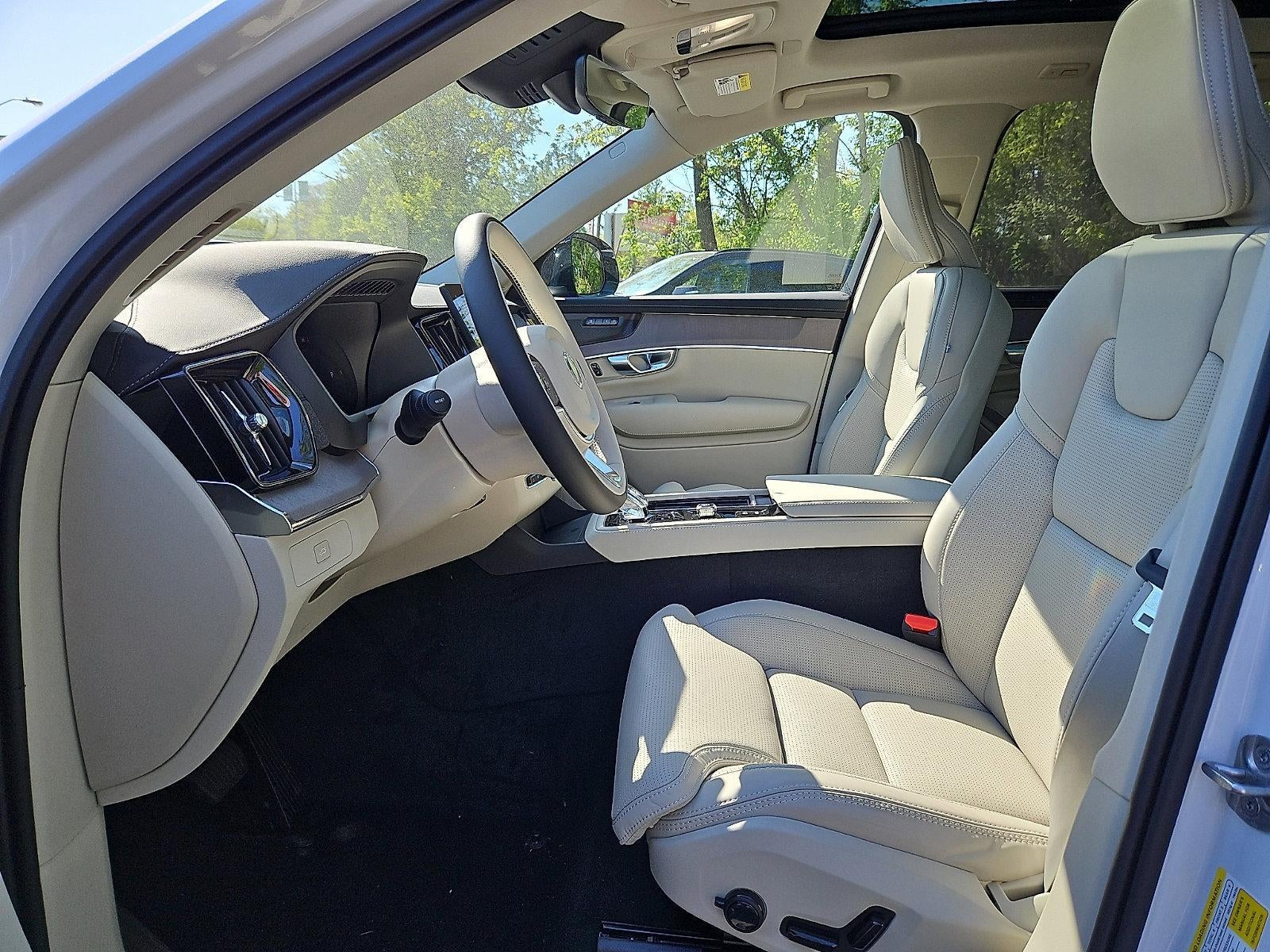 2026 Volvo XC90 B6 AWD Ultra Dark Theme 6-Seater