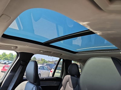 2026 Volvo XC90 B6 AWD Ultra Dark Theme 6-Seater