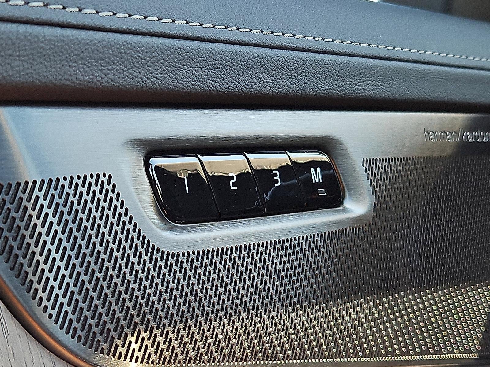 2026 Volvo XC90 B6 AWD Ultra Dark Theme 6-Seater