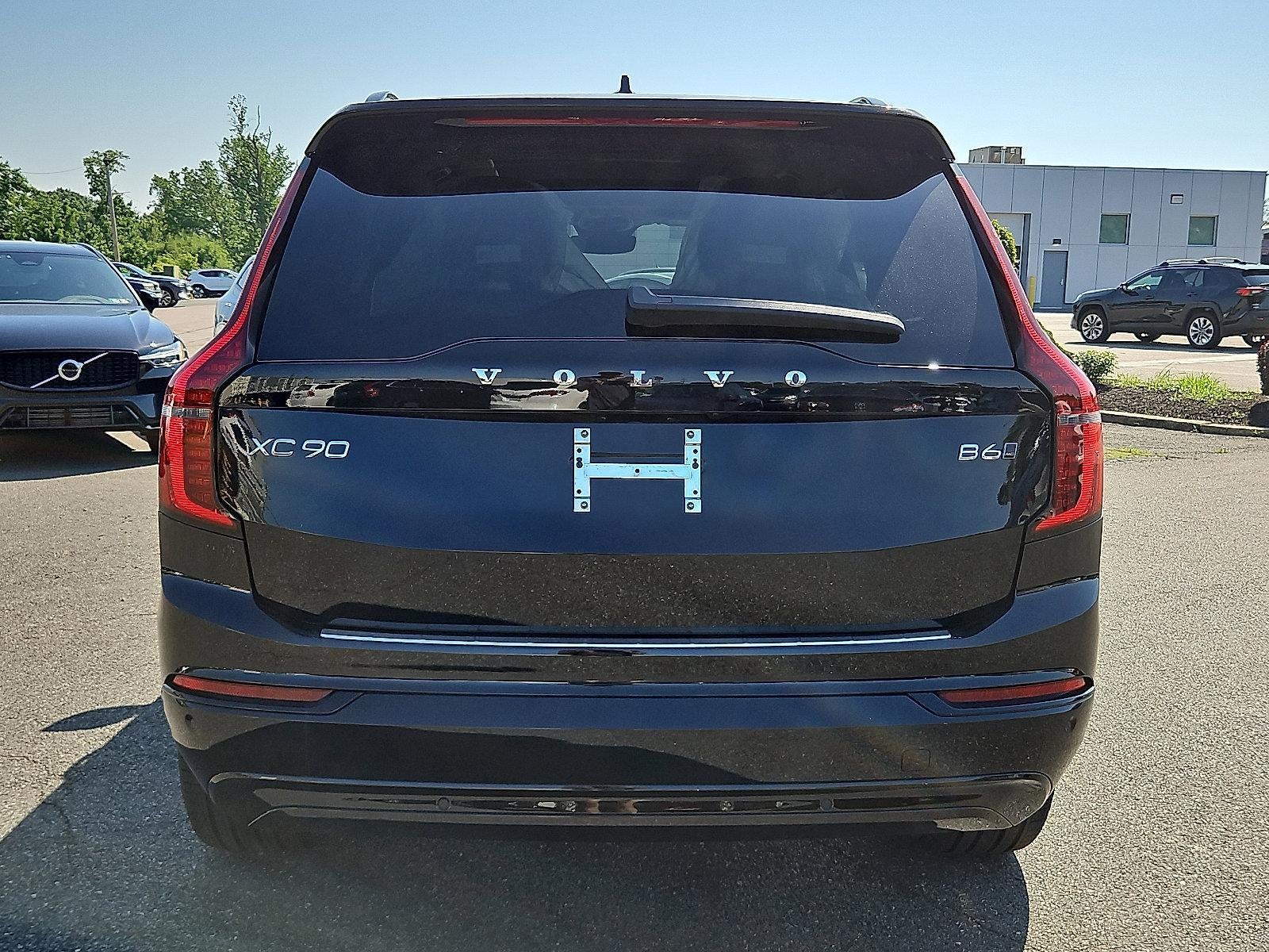 2026 Volvo XC90 B6 AWD Ultra Dark Theme 6-Seater