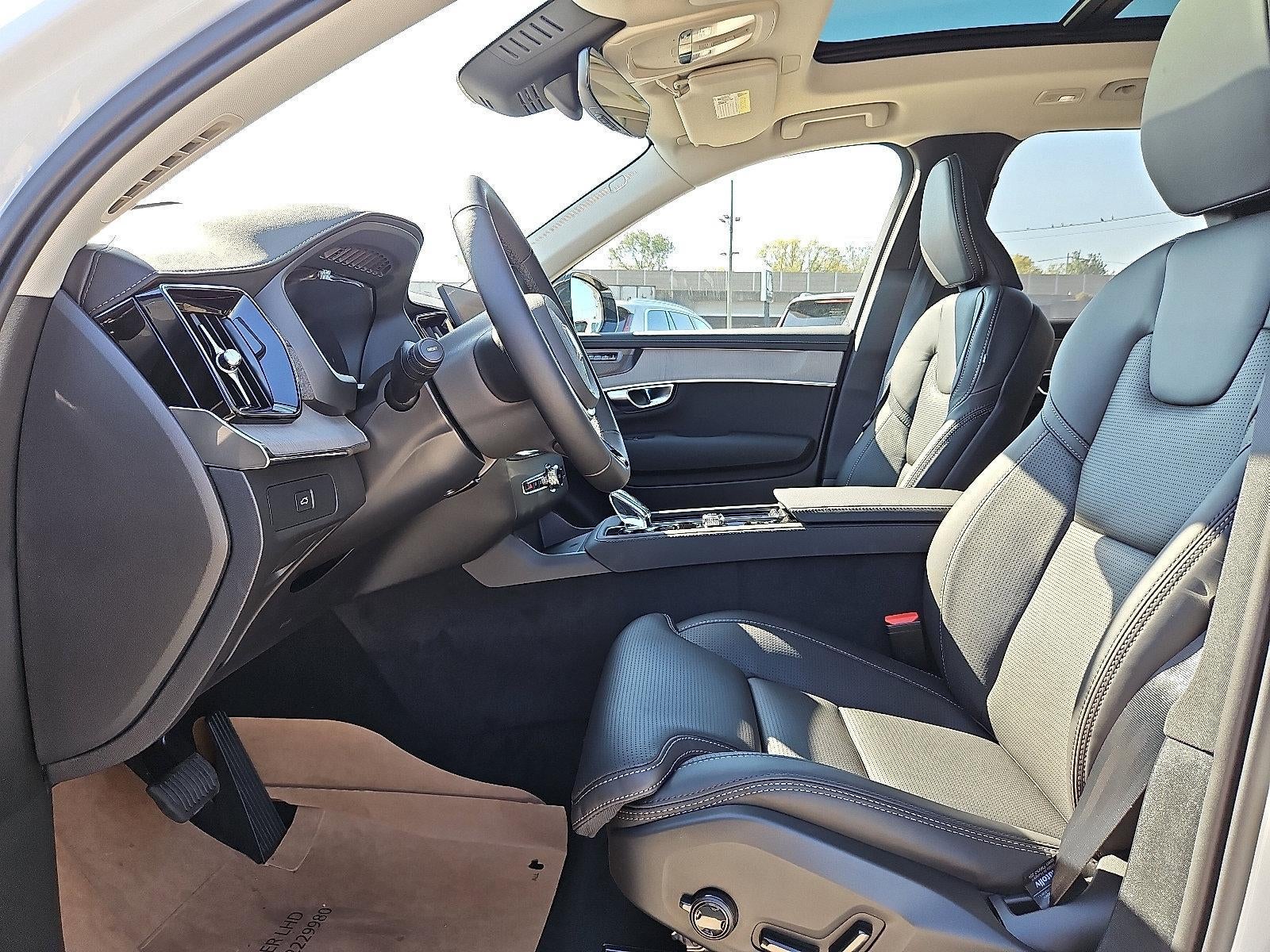 2026 Volvo XC90 B6 AWD Ultra Dark Theme 6-Seater