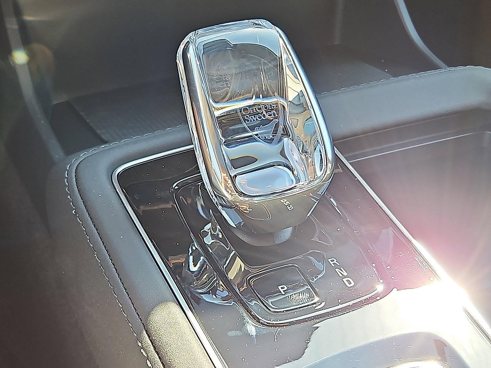 2026 Volvo XC90 B6 AWD Ultra Dark Theme 6-Seater