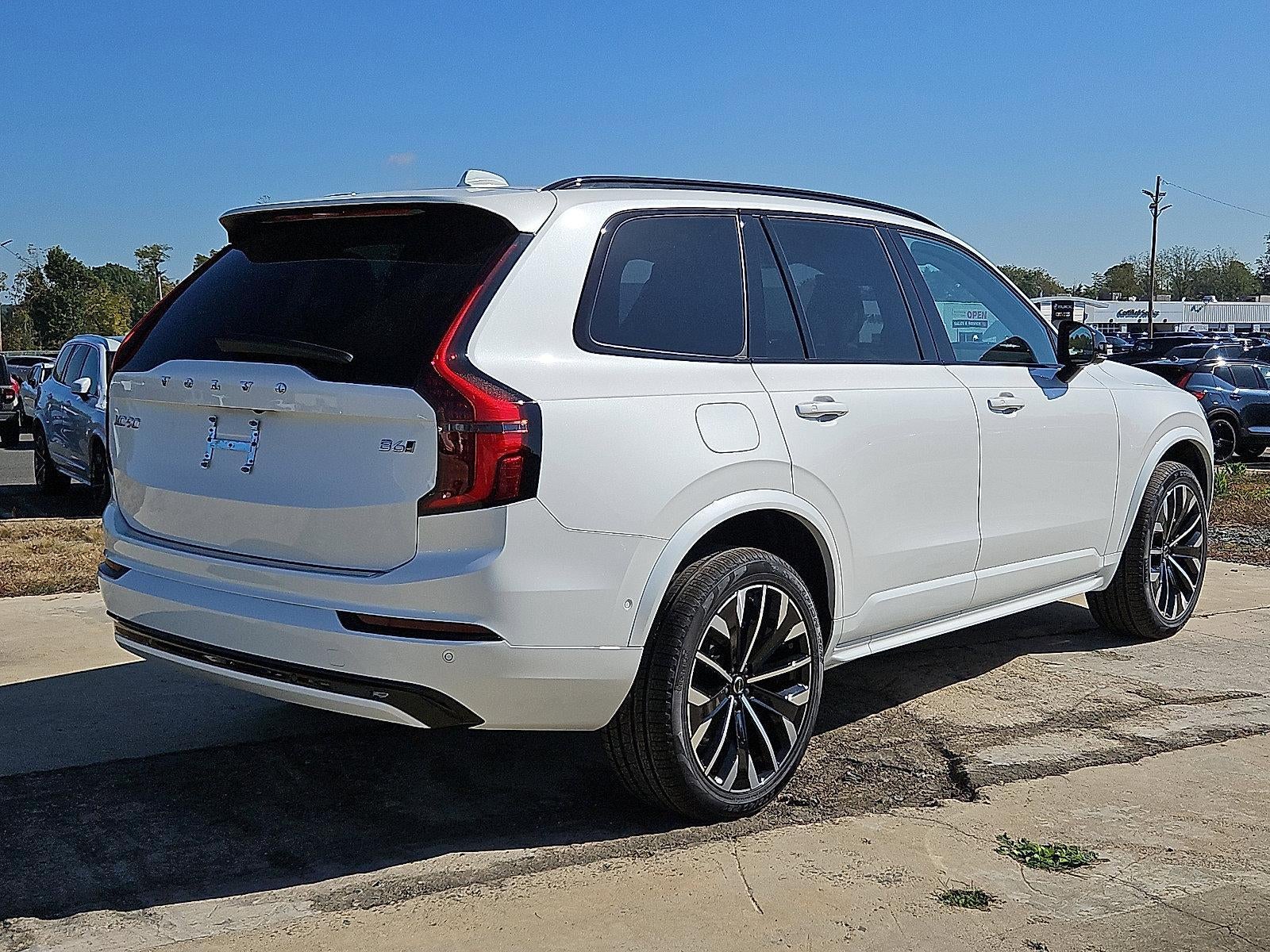 2026 Volvo XC90 B6 AWD Ultra Dark Theme 6-Seater