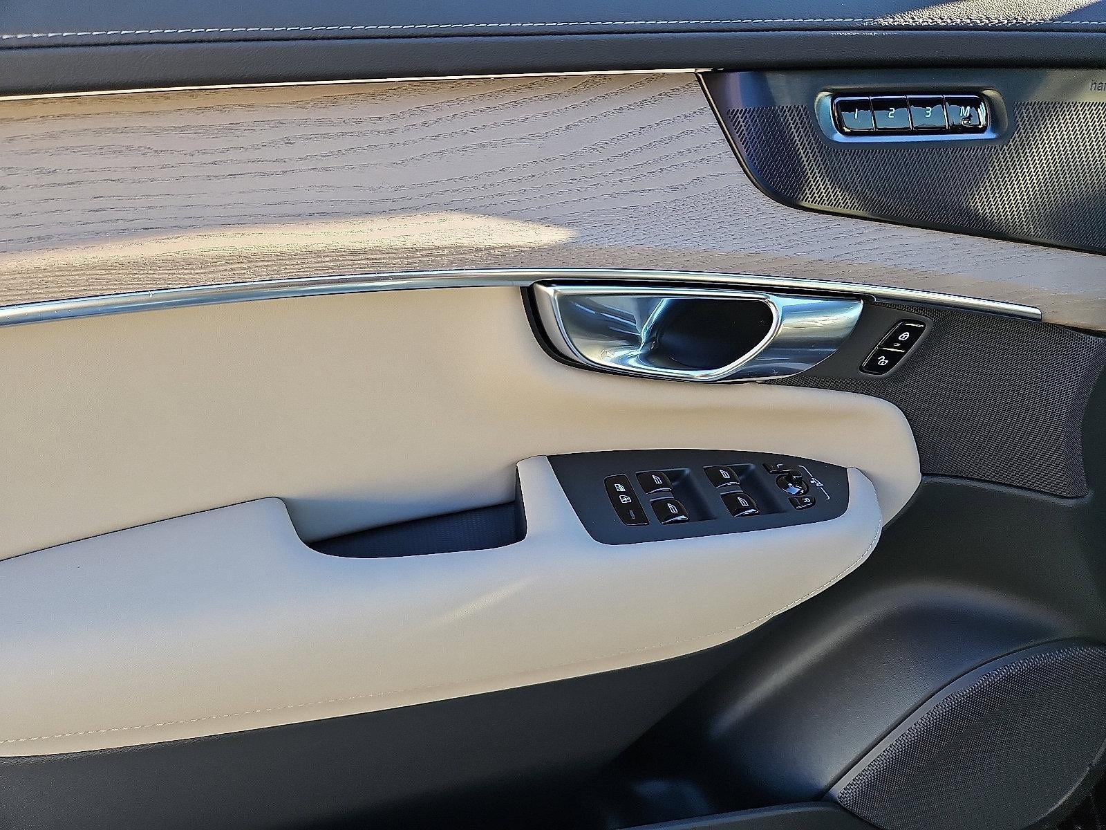 2026 Volvo XC90 B6 AWD Ultra Dark Theme 6-Seater