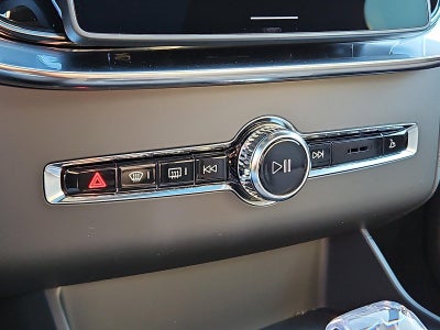 2026 Volvo XC90 B6 AWD Ultra Dark Theme 6-Seater