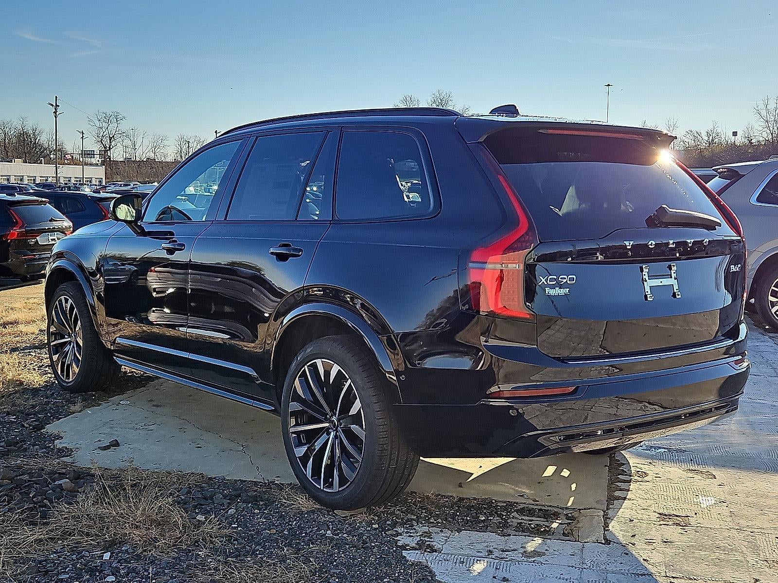 2026 Volvo XC90 B6 AWD Ultra Dark Theme 6-Seater