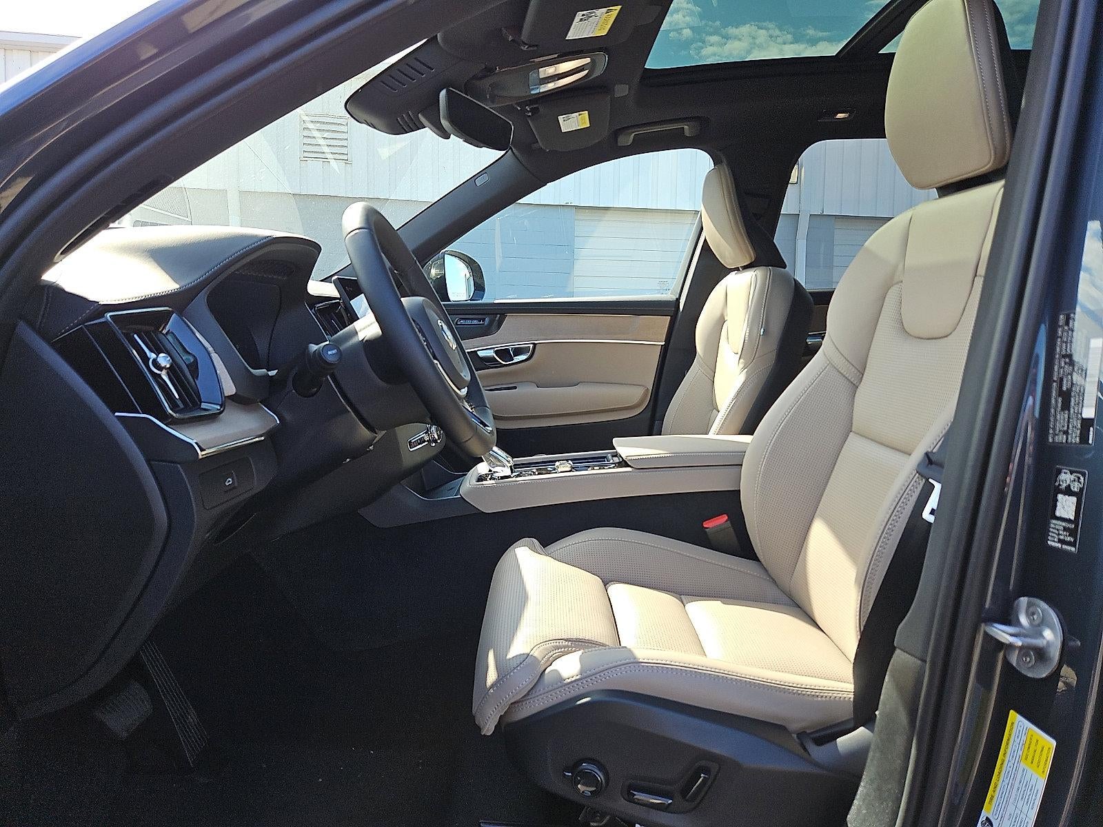2026 Volvo XC90 B6 AWD Ultra Dark Theme 6-Seater