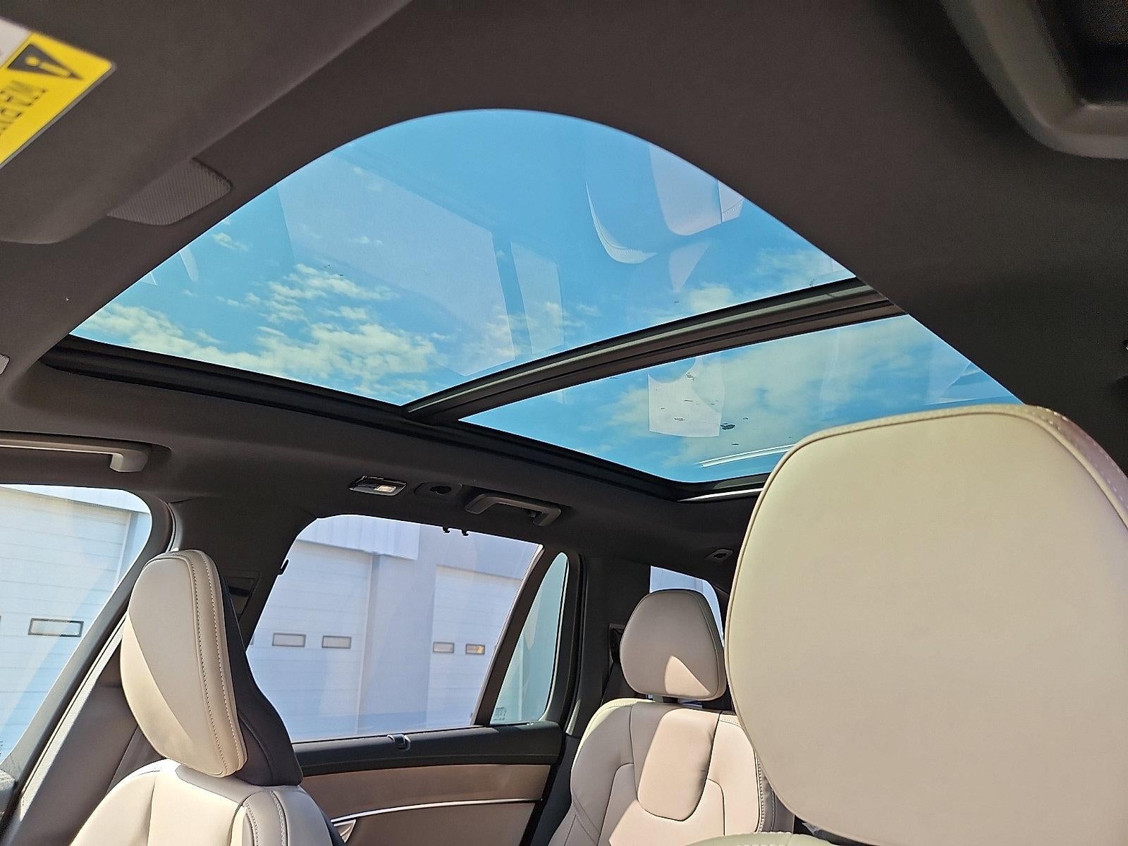 2026 Volvo XC90 B6 AWD Ultra Dark Theme 6-Seater