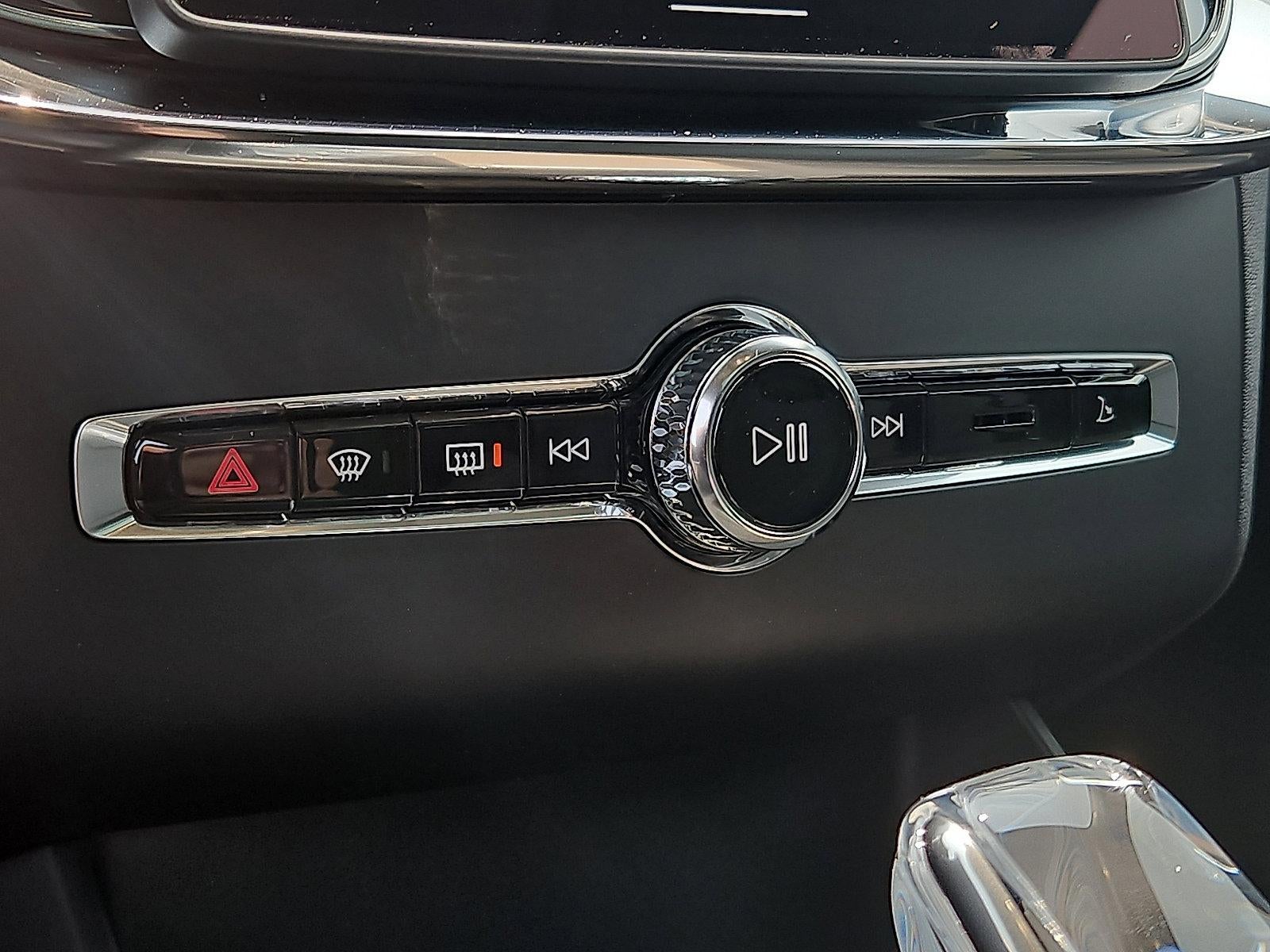 2025 Volvo XC90 2025.5 B6 AWD Plus 7-Seater