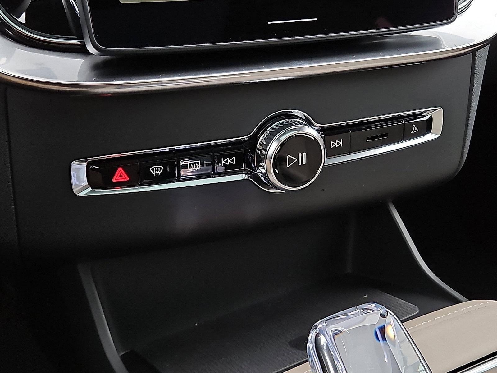 2026 Volvo XC90 B6 AWD Plus 7-Seater