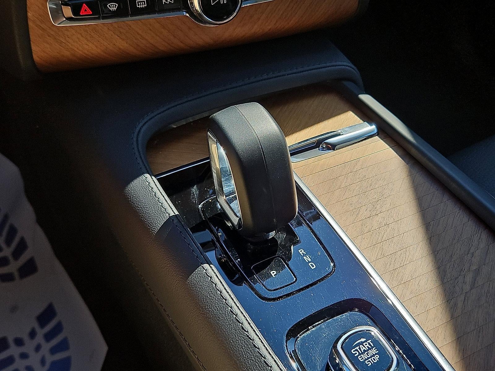 2025 Volvo XC90 B6 AWD Plus 7-Seater