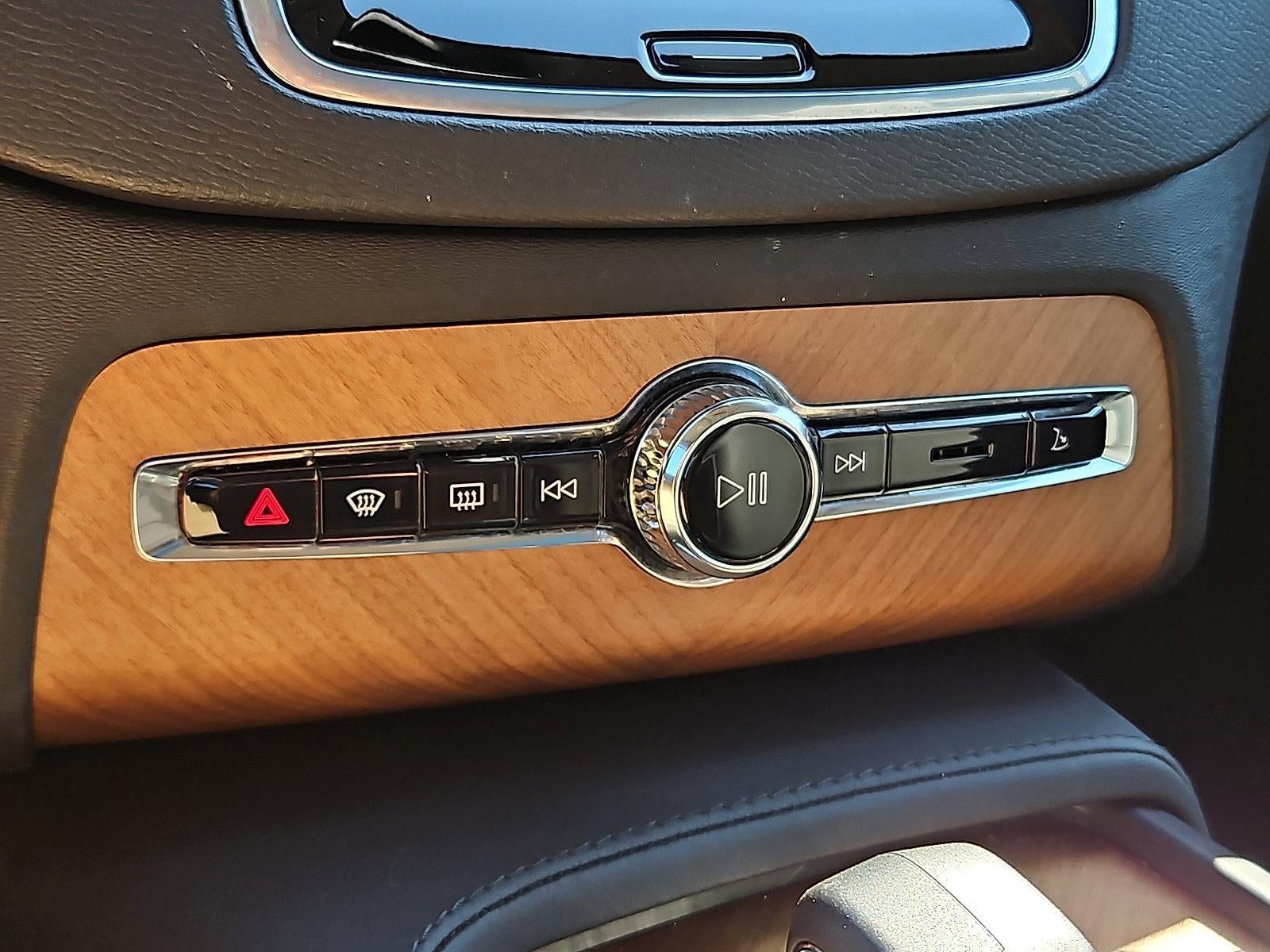 2025 Volvo XC90 B6 AWD Plus 7-Seater