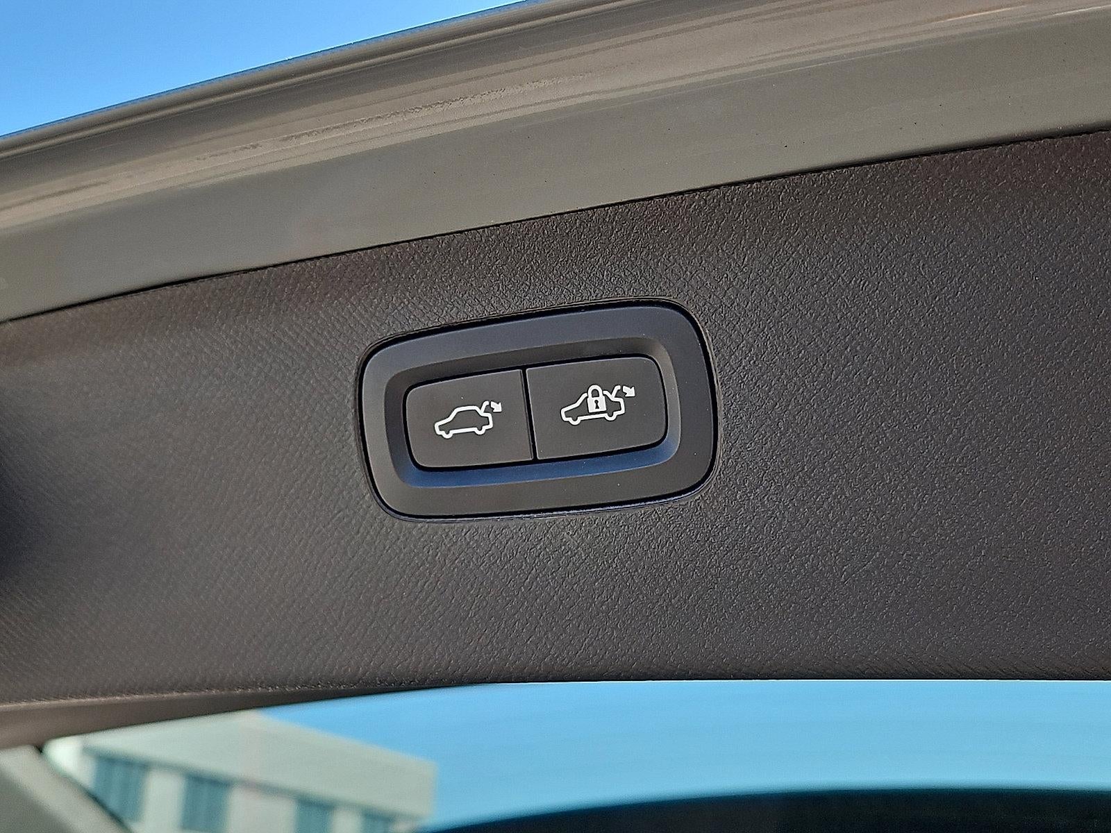 2025 Volvo XC90 B6 AWD Plus 7-Seater