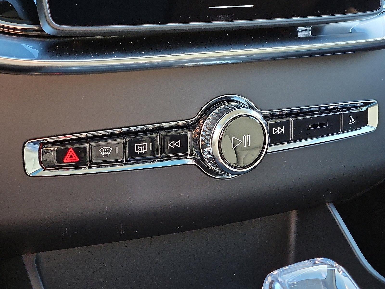 2026 Volvo XC90 B6 AWD Plus 7-Seater