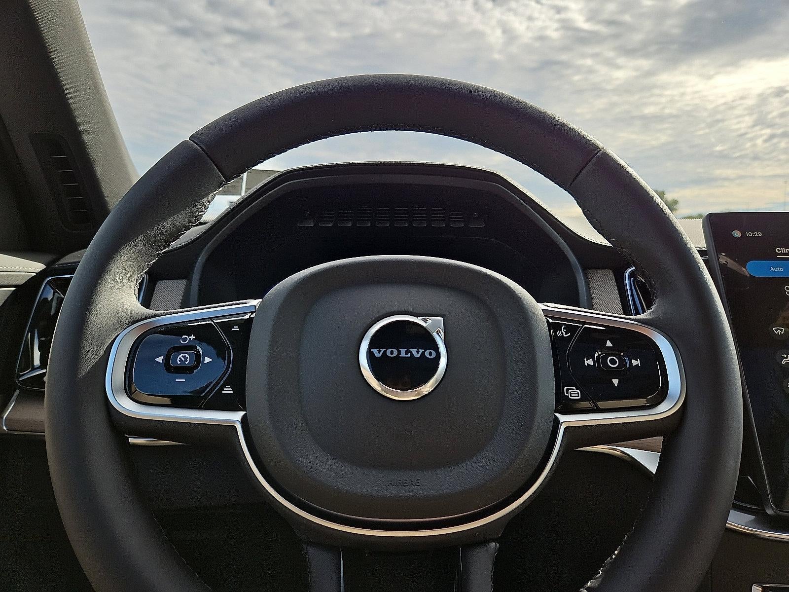 2026 Volvo XC90 B6 AWD Plus 7-Seater