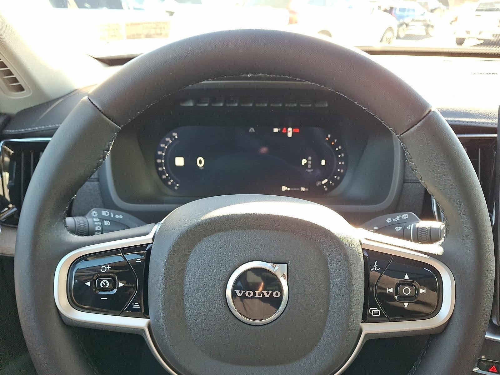 2026 Volvo XC90 B6 AWD Plus 7-Seater