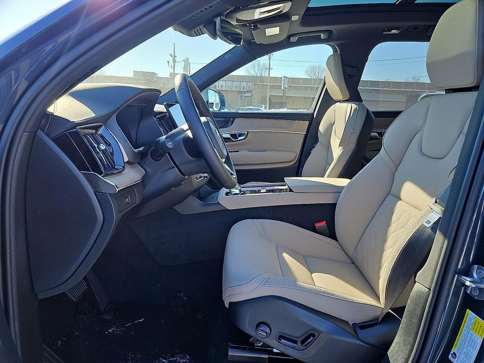 2026 Volvo XC90 B6 AWD Plus 7-Seater