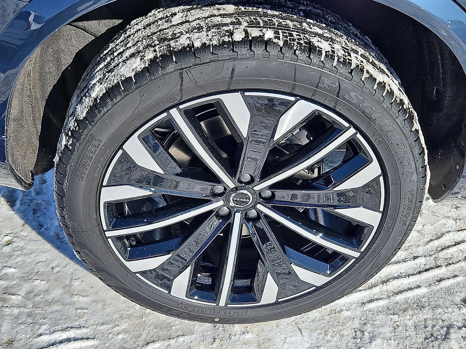 2026 Volvo XC90 B6 AWD Plus 7-Seater