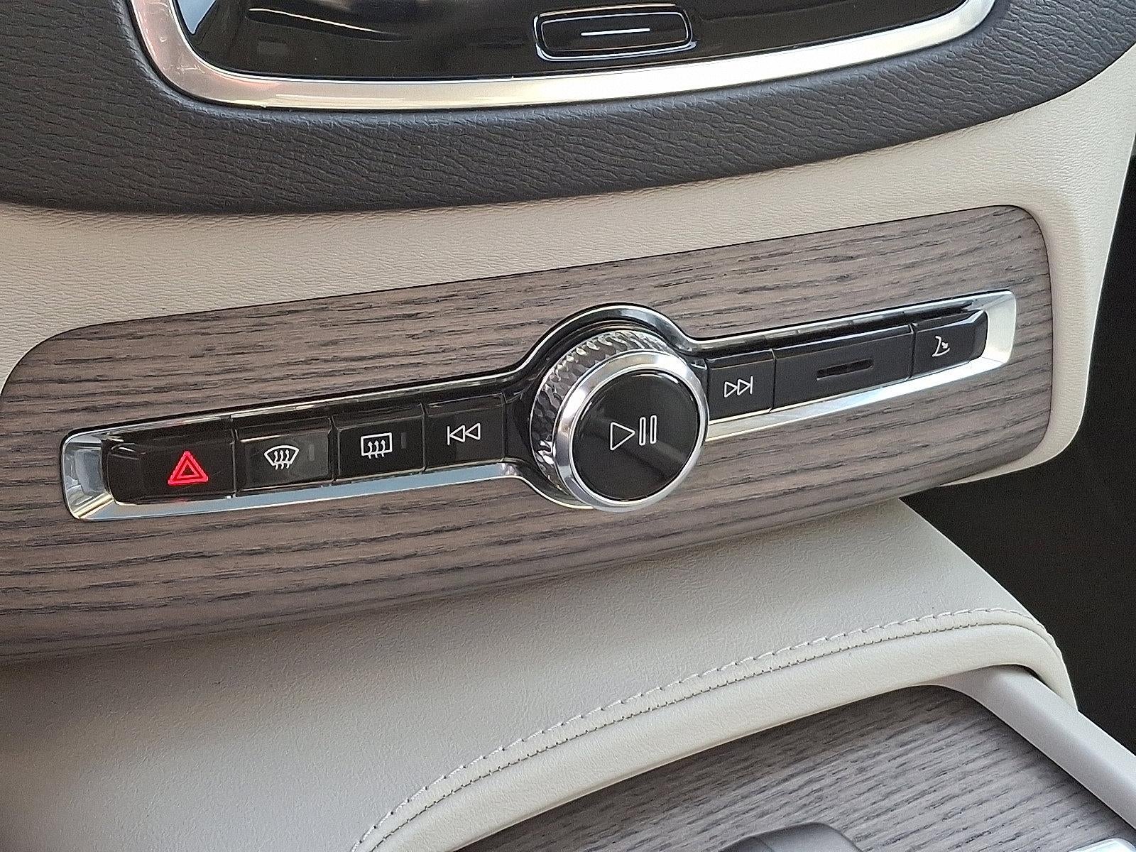 2024 Volvo XC90 B6 AWD Plus Bright Theme 7P