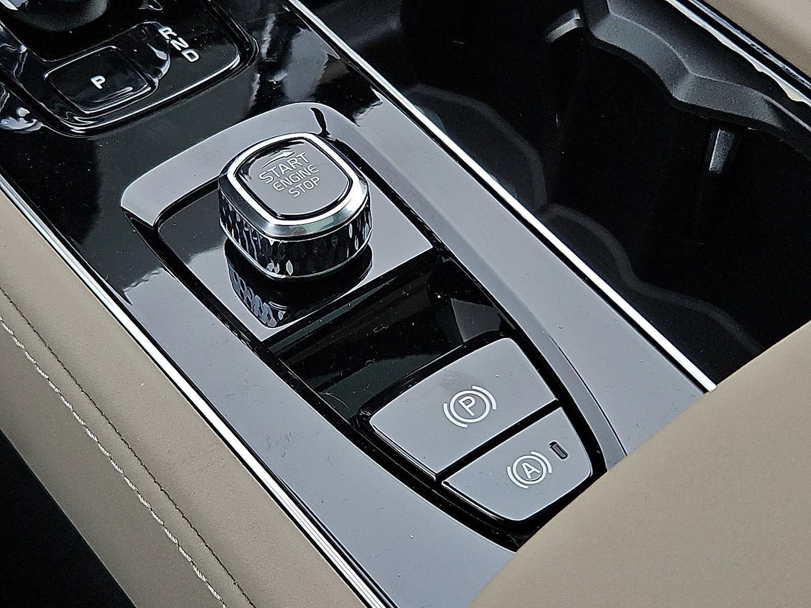 2026 Volvo XC90 B6 AWD Plus 7-Seater