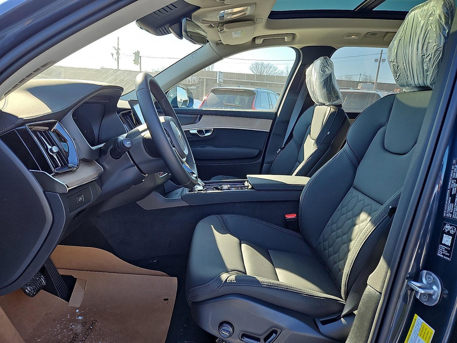 2026 Volvo XC90 B6 AWD Plus 7-Seater