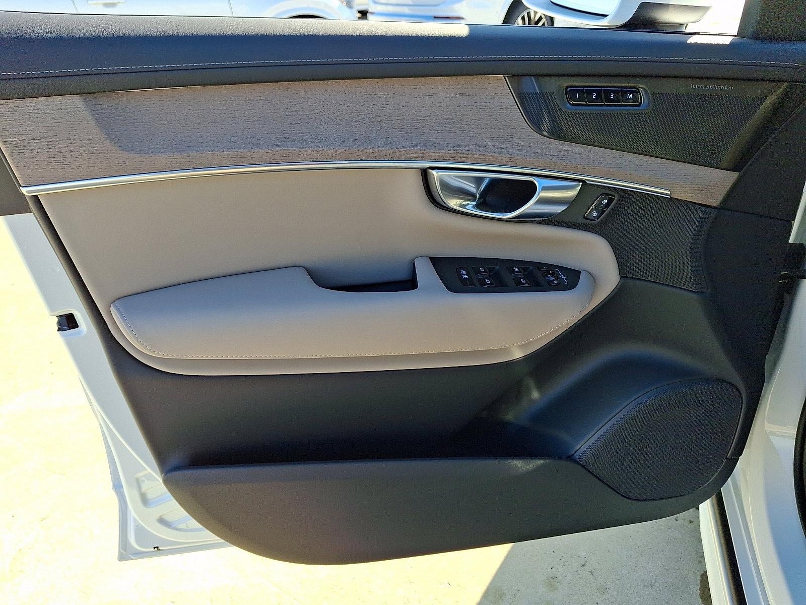 2026 Volvo XC90 B6 AWD Plus 7-Seater