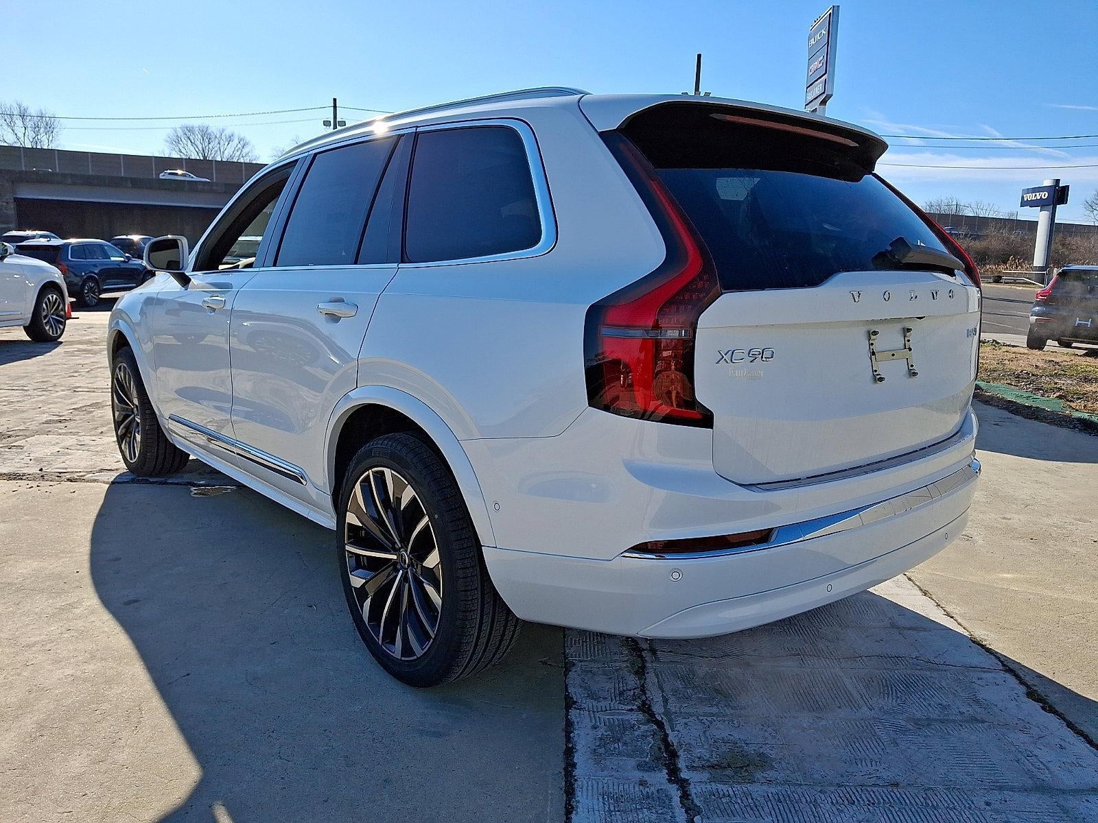 2026 Volvo XC90 B6 AWD Plus 7-Seater