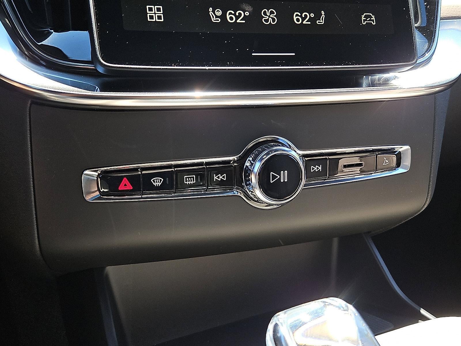 2026 Volvo XC90 B6 AWD Plus 7-Seater