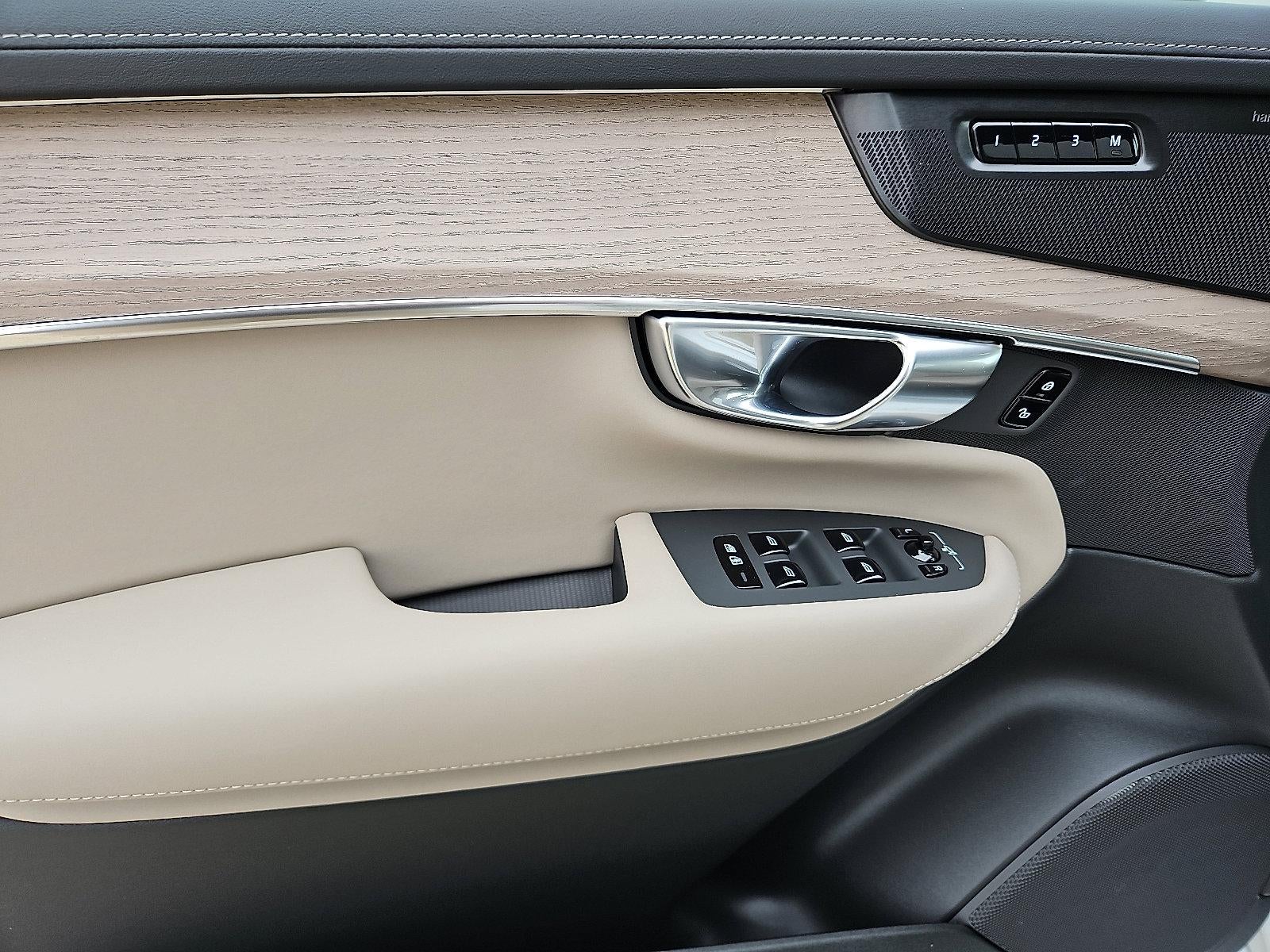 2026 Volvo XC90 B6 AWD Plus 7-Seater