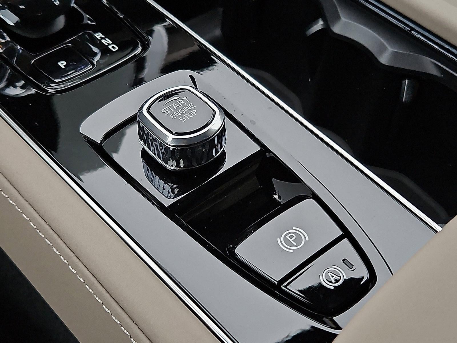 2026 Volvo XC90 B6 AWD Plus 7-Seater