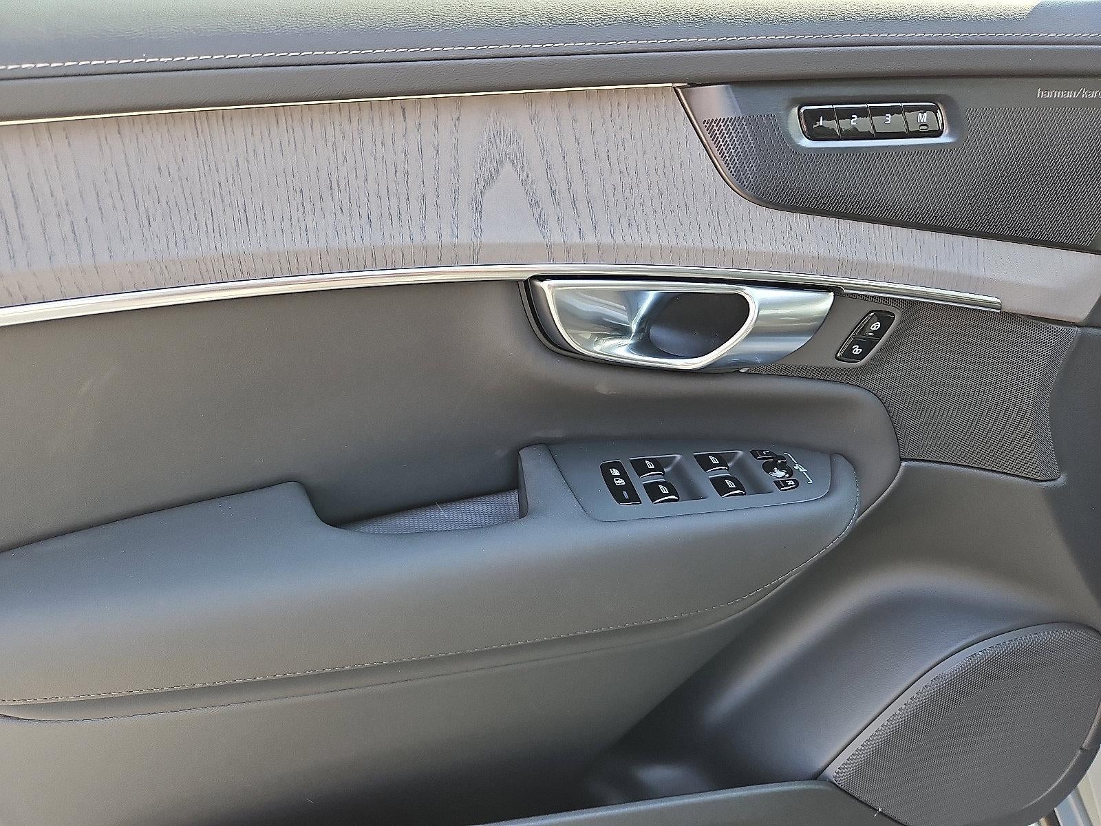 2026 Volvo XC90 B6 AWD Ultra 7-Seater