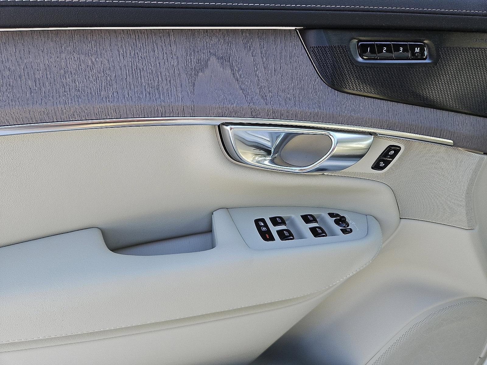 2026 Volvo XC90 B6 AWD Ultra 7-Seater