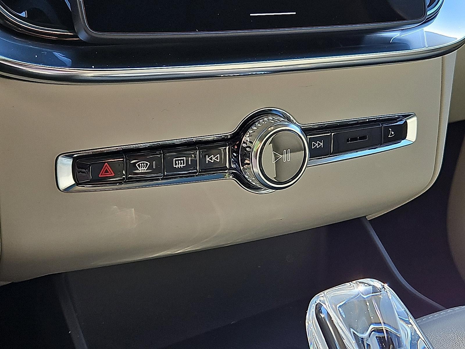 2026 Volvo XC90 B6 AWD Ultra 7-Seater